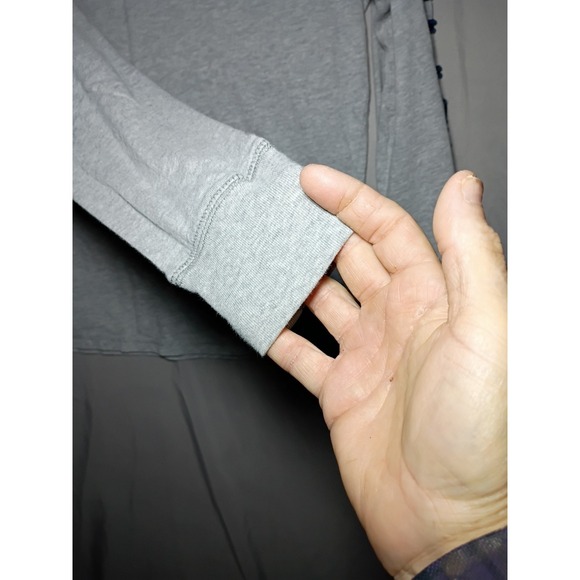 Aeropostale T Shirt Long Sleeve Small Spellout Patch Graphic Gray Y2K Men Women - Picture 4 of 7